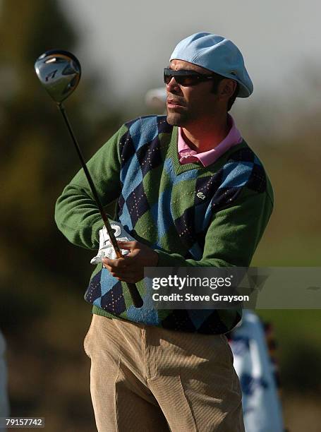 Oscar De La Hoya in action during the fourth round of the 2007 Bob Hope Chrysler Classic at Classic Club in Palm Desert, California on January 20,...