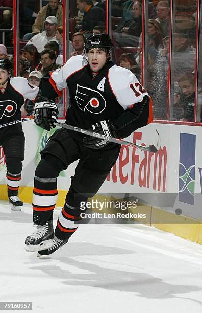 Simon Gagne of the Philadelphia Flyers skates in a NHL game against the Florida Panther on January 16, 2008 at the Wachovia Center in Philadelphia,...