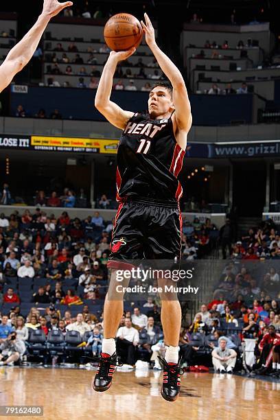 Chris Quinn of the Miami Heat shoots during the game against the Memphis Grizzlies on January 6, 2008 at FedExForum in Memphis, Tennessee. The...