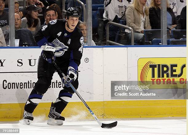 Vincent Lecavalier of the Tampa Bay Lightning controls the puck against the Pittsburgh Penguins at St. Pete Times Forum on January 10, 2007 in Tampa,...