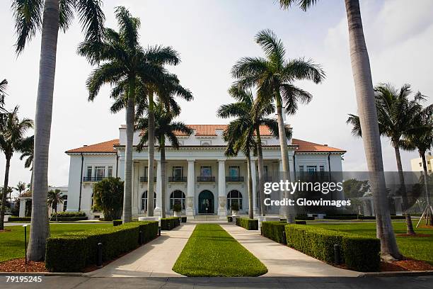 facade of a museum, flagler museum, palm beach, florida, usa - condado-de-palm-beach - fotografias e filmes do acervo