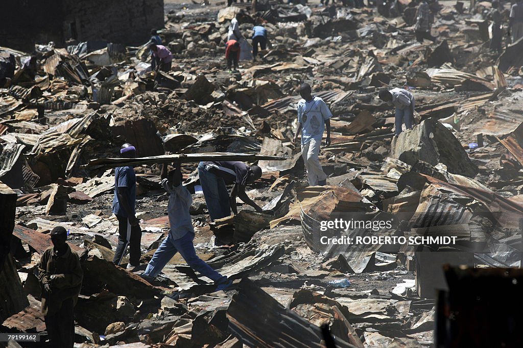 Residents of the Mathare slum in Niarobi