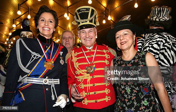 General Secretary of the Christian Social Union Christine Hadethauer , Erwin Huber , head of the Christian Social Union and his wife Helma, disguised...