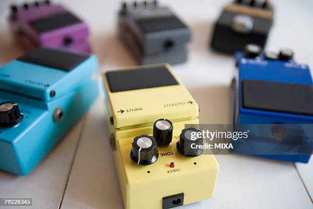 guitar effects pedals - guitar pedal stockfoto's en -beelden