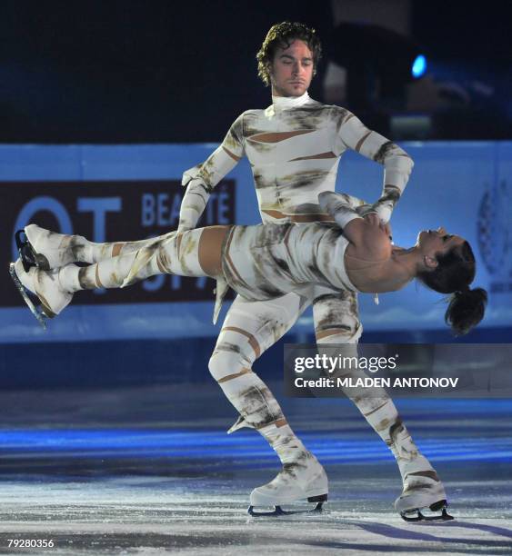 France's Nathalie Pechalat and Fabian Bourzat perform an exhibition program at the Dom Sportova Arena in Zagreb, 27 January 2008, during the gala of...