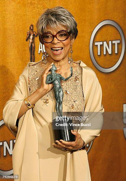 Actress Ruby Dee poses with the Outstanding Performance by a Female Actor in a Supporting Role Award for "American Gangster"in the press room during...