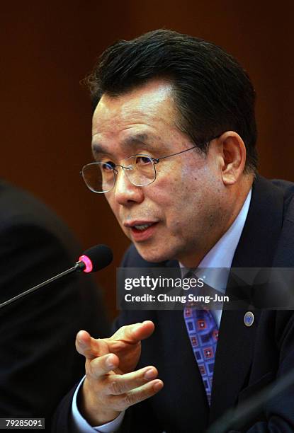 Han Seung-Soo, former foreign minister, attends a high-level expert panel meeting on water and disaster on January 28, 2008 in Seoul, South Korea....