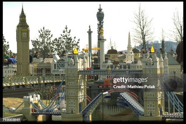 Le parc d'attractions Legoland à Windsor - Tower Bridge et Big Ben.