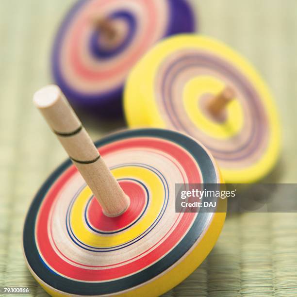 Peonsa Peonza Antigua Fotografías e imágenes de stock - Getty Images