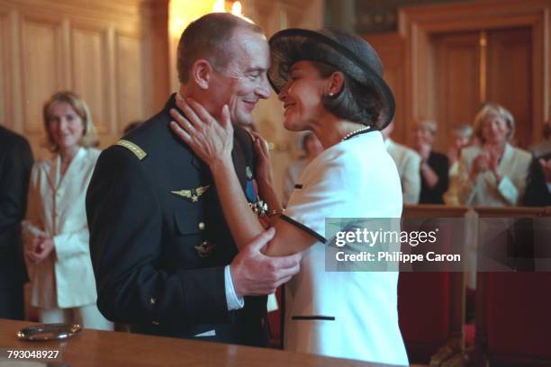 Claudie Andre-Deshays et Jean-Pierre Haignere se sont unis a la Mairie du 13eme arrondissement.