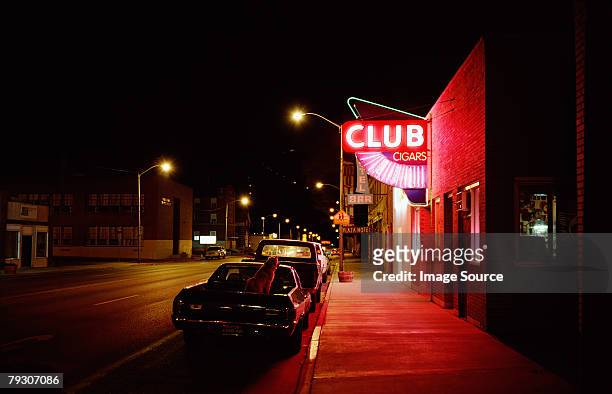 street at night - night club stock-fotos und bilder