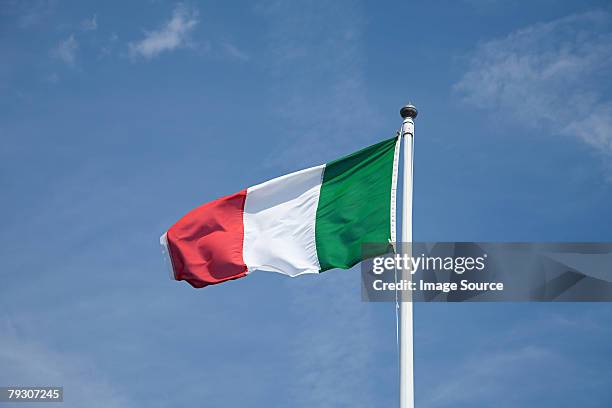 italian flag - bandera italiana fotografías e imágenes de stock