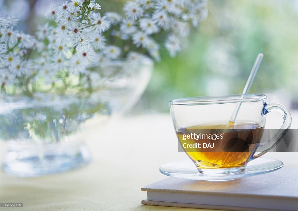 Flowers and Tea Set, Close Up, Differential Focus, In Focus, Out Focus