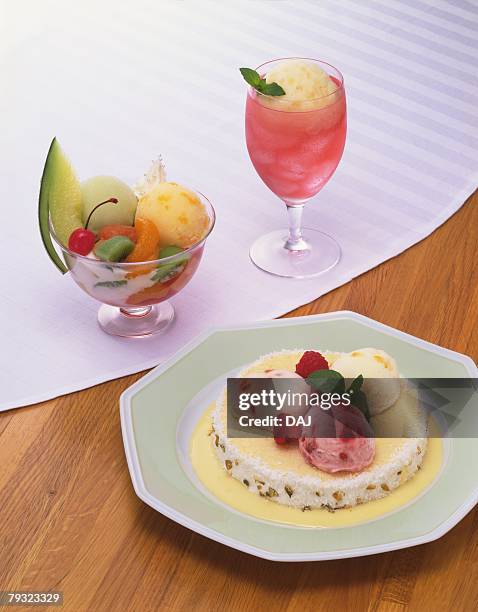 dessert, high angle view - ice cream float stock pictures, royalty-free photos & images