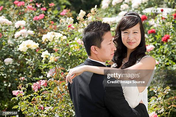 newlyweds - roseto foto e immagini stock