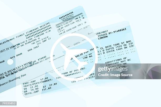 flugzeug-tickets - bordkarte stock-fotos und bilder