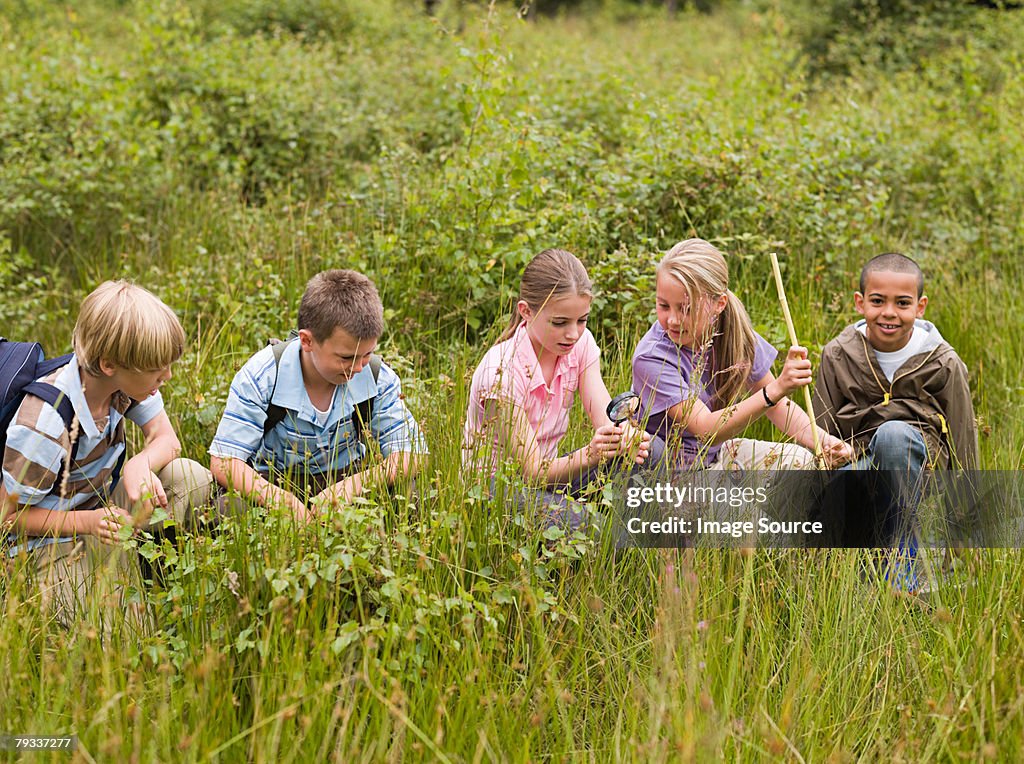 Kinder im nature reserve