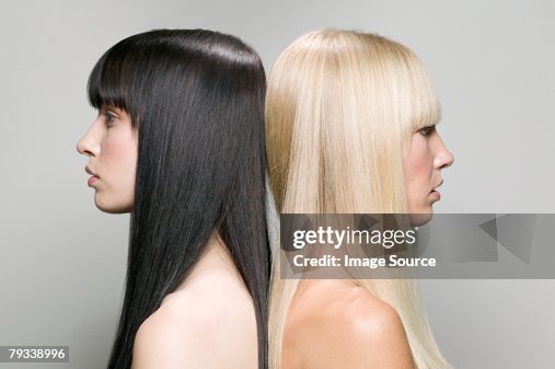バックに 2 つの女性の バックに 2 つの女性の