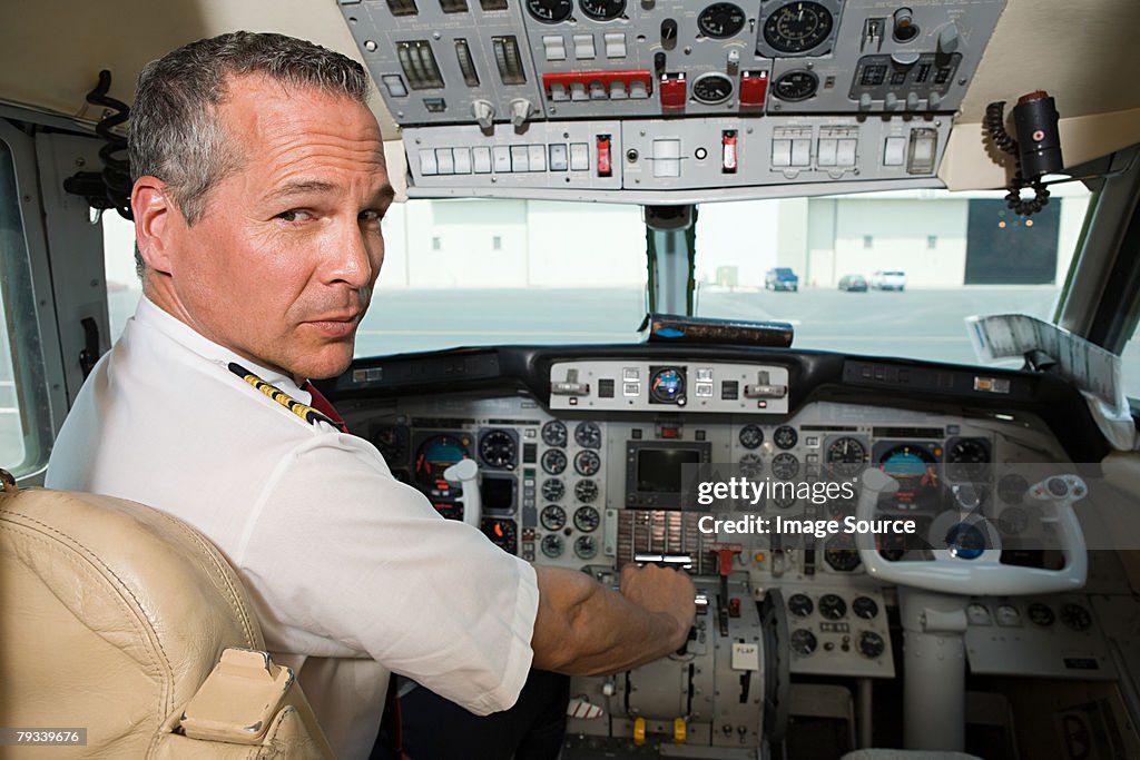 Piloten im cockpit