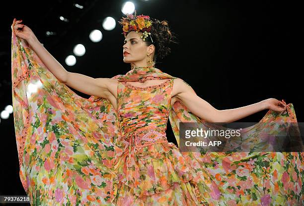 Model displays a creation by Italian designer Raffaella Curiel during the Women Spring-Summer 2008 Haute Couture collection of the Rome Fashion Week...