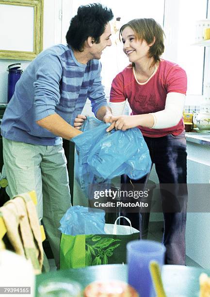 paa130000043 - tâche fastidieuse photos et images de collection