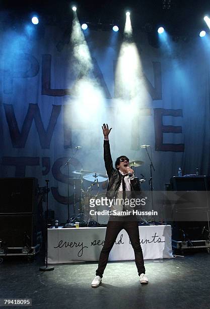 Tom Higgenson of Plain White T's performs live at The Shepherds Bush Empire on January 30, 2008 in London, England.