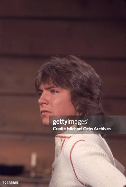 Teen idol David Cassidy aka Keith Partridge, the lead singer of "The Partridge Family", poses for a portrait in circa 1975.