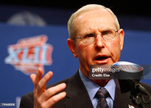 Head coach Tom Coughlin of the New York Giants answers questions during a press conference on February 1, 2008 at the Phoenix Convention Center in...