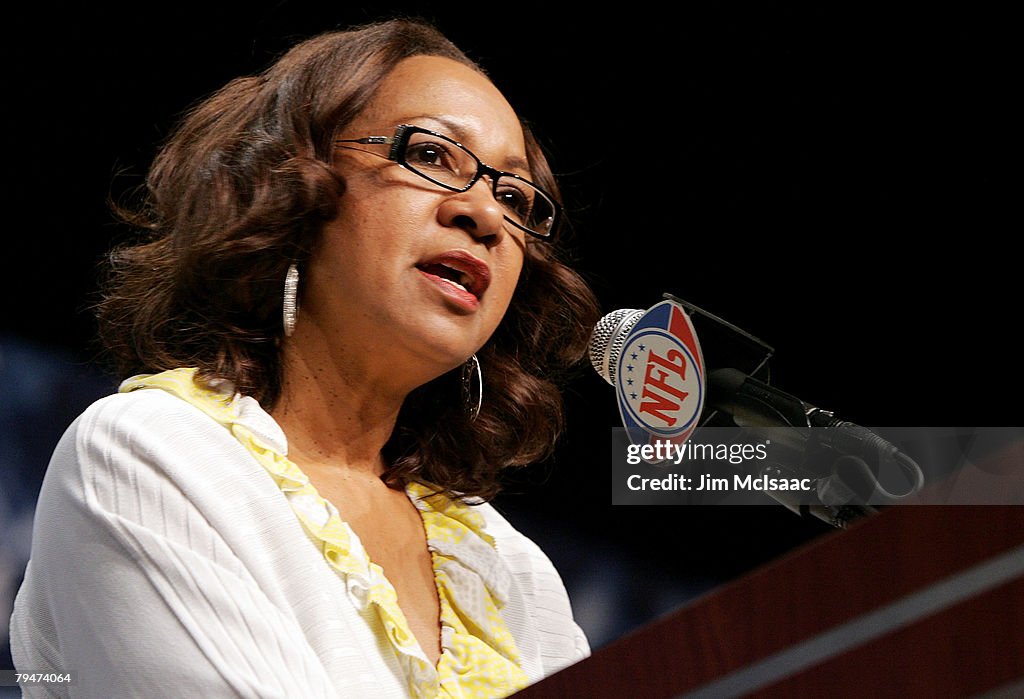 Connie Payton, wife of the late Walter Payton, speaks during the