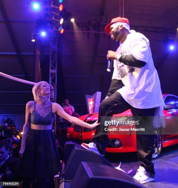 50 Racks Rapper Wife 365 Rapper Az Stock Photos, High-Res Pictures, and Images - Getty Images