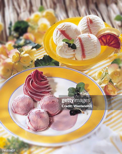 ice cream buffet - frozen yogurt stock pictures, royalty-free photos & images