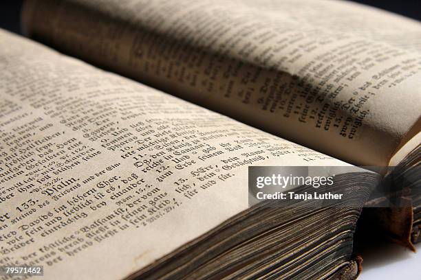 old bible, close-up - bible stock-fotos und bilder