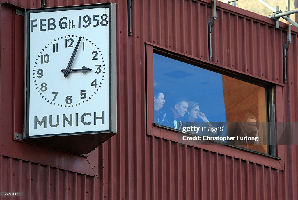 Manchester United Marks 50th Anniversary Of Munich Air Disaster