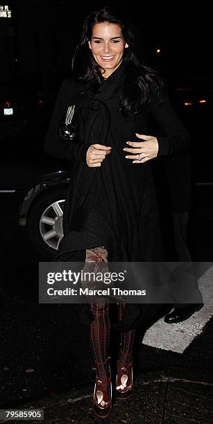 Actress Angie Harmon visits the "Ye Waverly Inn" restaurant in the West Village on February 5, 2008 in New York City.