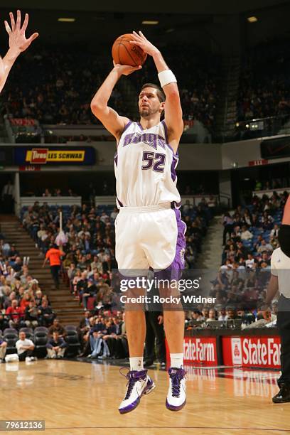 Brad Miller of the Sacramento Kings goes up for the shot during the NBA game against the Memphis Grizzlies on January 10, 2008 at Arco Arena in...