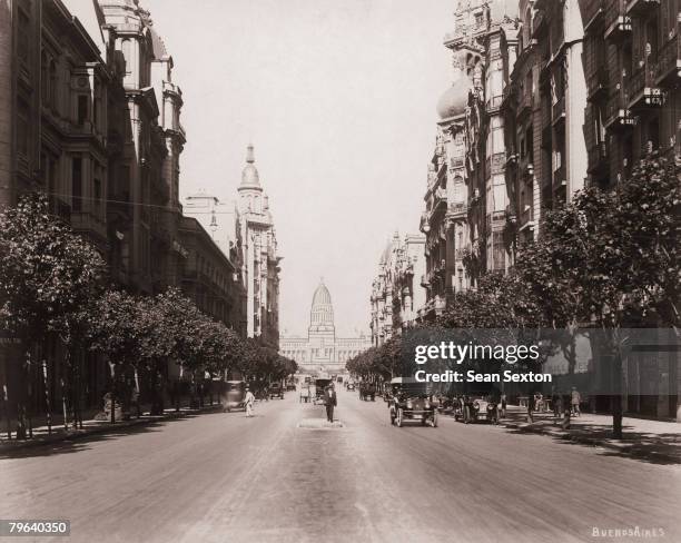 The Avenida De Mayo in Buenos Aires, circa 1925. At the far end is the Palace of Congress .