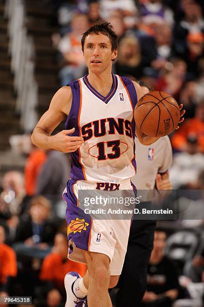 Steve Nash of the Phoenix Suns brings the ball upcourt during the game against the Charlotte Bobcats on February 4, 2008 at US Airways Center in...