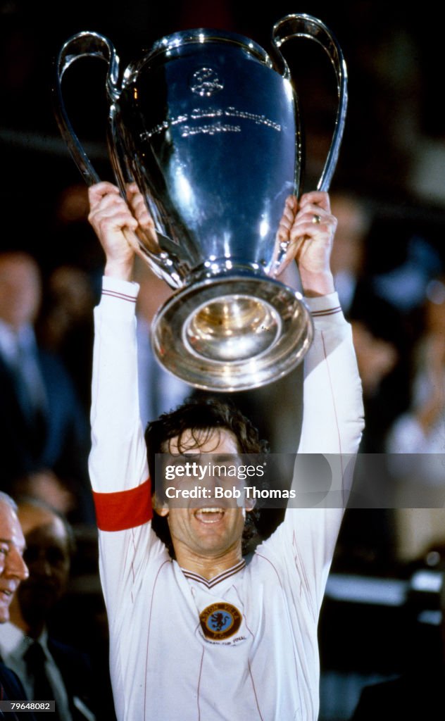 BT Sport, Football, pic: 26th May 1982, European Cup Final, Rotterdam, Aston Villa 1, v Bayern Munich 0, Aston Villa captain Dennis Mortimer lifts the huge European Cup