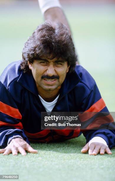 January 1990, Pakistan Nets in Melbourne, Javed Miandad, the Pakistan batsman, one of their greatest players, played in 124 Test matches for Pakistan...