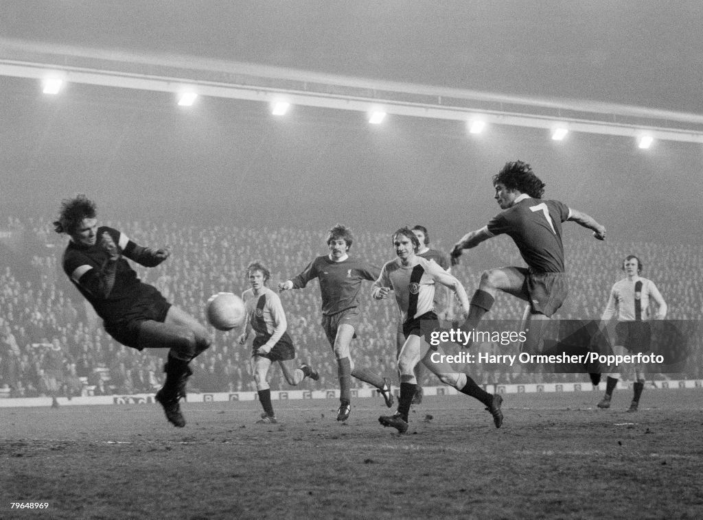 Liverpool v Dynamo Dresden - UEFA Cup Quarter Final 2nd Leg