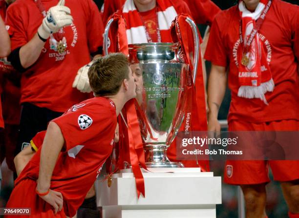 Sport, Football, UEFA Champions League Final, 25th May 2005, Ataturk Stadium, Istanbul, AC Milan 3 v Liverpool 3, , Liverpool captain Steven Gerrard...