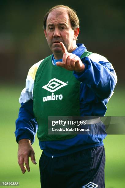 Howard Kendall, Everton Manager in his 2nd spell at the club, In a successful 1st term as Everton Manager , Howard Kendall won 2 League...