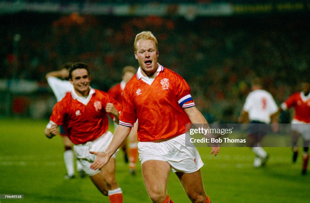 Sport, Football, pic: 13th October 1993, World Cup Qualifier, Rotterdam, Holland 2 v England 0