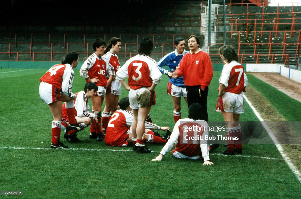 BT Sport, Football, pic, circa 1990, Vic Akers with Arsenal Womens Team