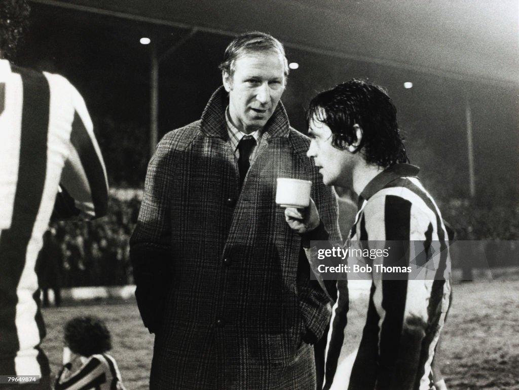 BT Sport, Football, pic: 15th January 1979, F,A,Cup 3rd Round 2nd Replay, Sheffield Wednesday,2, v Arsenal 2, a,e,t, Sheffield Wednesday Manager Jack Charlton talks to striker Dennis Lemmon at the end of normal time