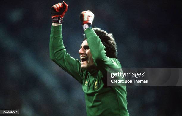 22nd April 1981, European Cup Semi - Final 2nd leg, Bayern Munich 1, v Liverpool 1, Ray Clemence, the Liverpool goalkeeper celebrates after Ray...