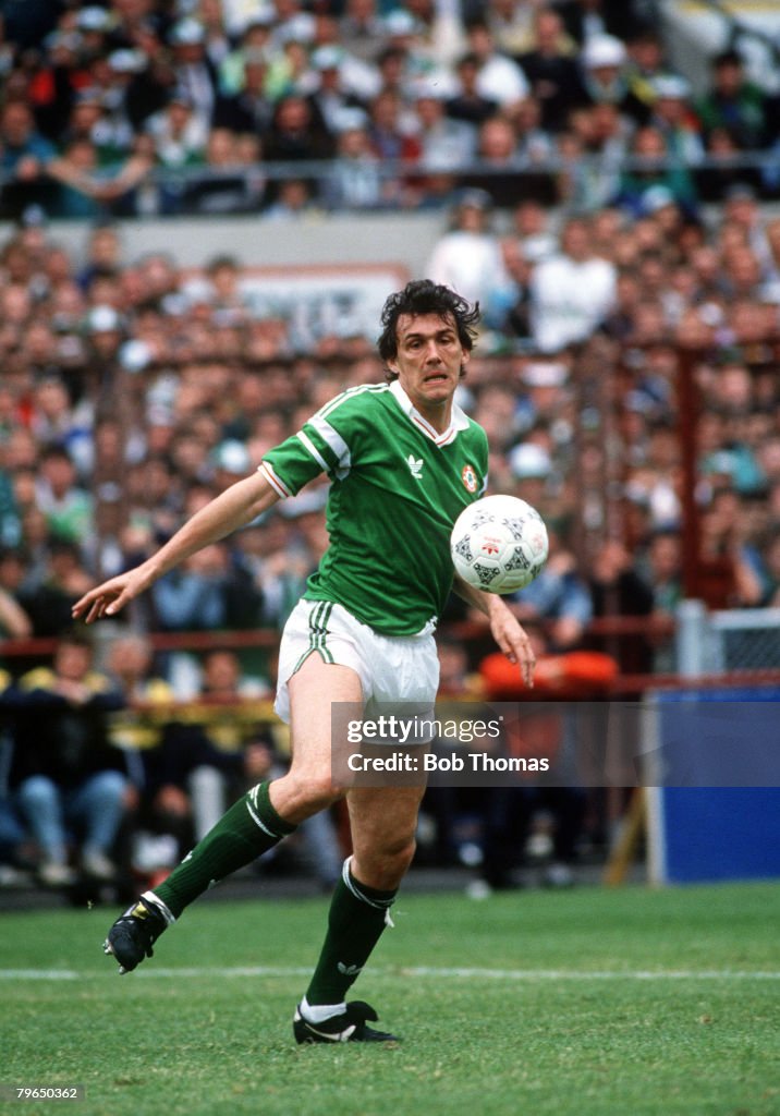 Sport, Football, pic: circa 1990, Tony Cascarino, Republic of Ireland,