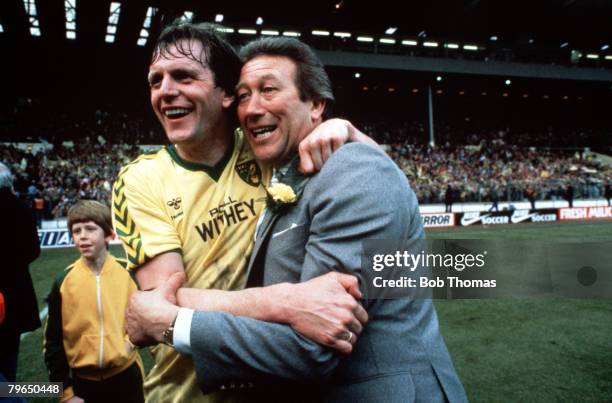 Sport, Football, Milk Cup Final, Wembley, 24th March 1985, Norwich City 1 v Sunderland 0, Norwich City Manager Ken Brown celebrates victory with...