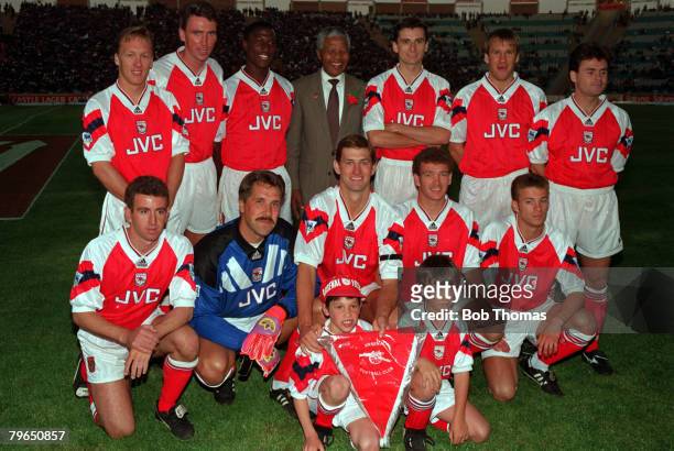 Sport, Football, Johannesburg, South Africa, July 1993, The Arsenal team line up together for a group photograph with Nelson Mandela, Back Row L-R:...