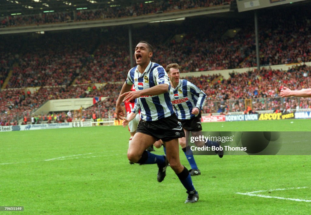 Sport, Football, pic: 3rd April 1993, FA Cup Semi-Final at Wembley, Sheffield Wednesday 2 v Sheffield United 1, Sheffield Wednesday's Mark Bright celebrates after scoring